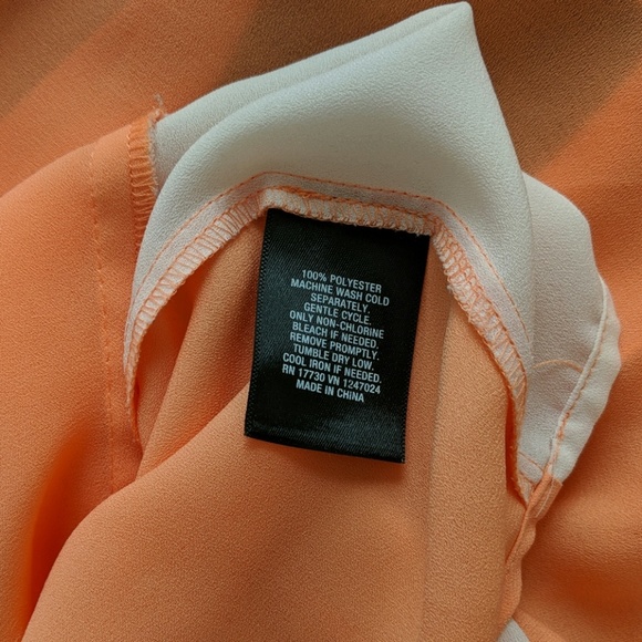 $5 SALE Peach & Ivory Short Sleeve Top, XS, S, Mossimo, Target - Picture 6 of 6